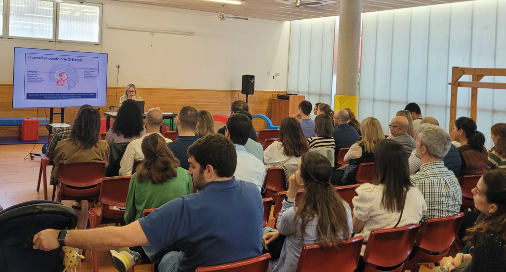 “Créixer en família”, dirigit a famílies d'I3 a I5